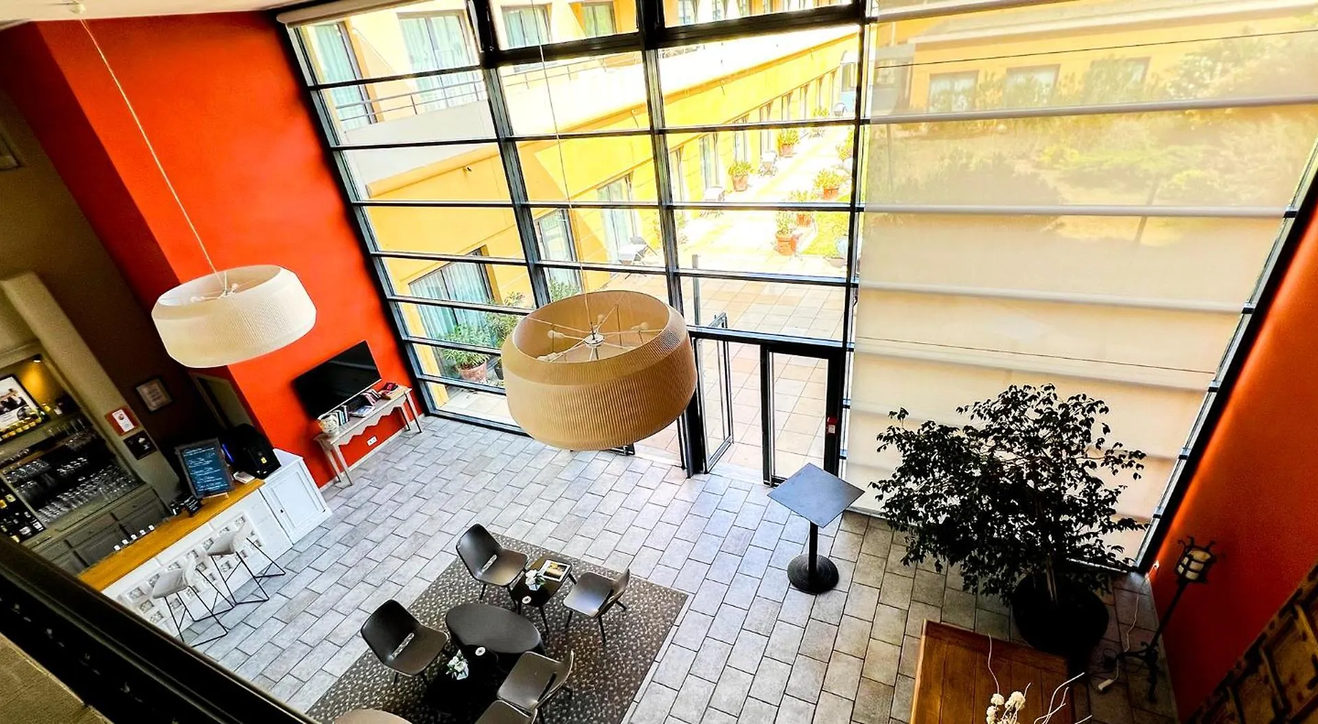 Ac - Central Station - Appart' Hotel Avignon France