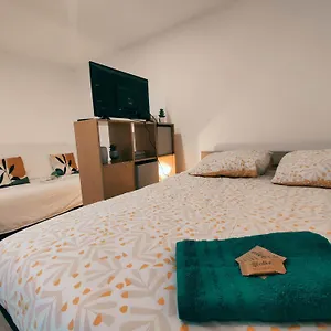 Avec Clim Et Terrasse Proche Du Centre D'avignon Apartamento